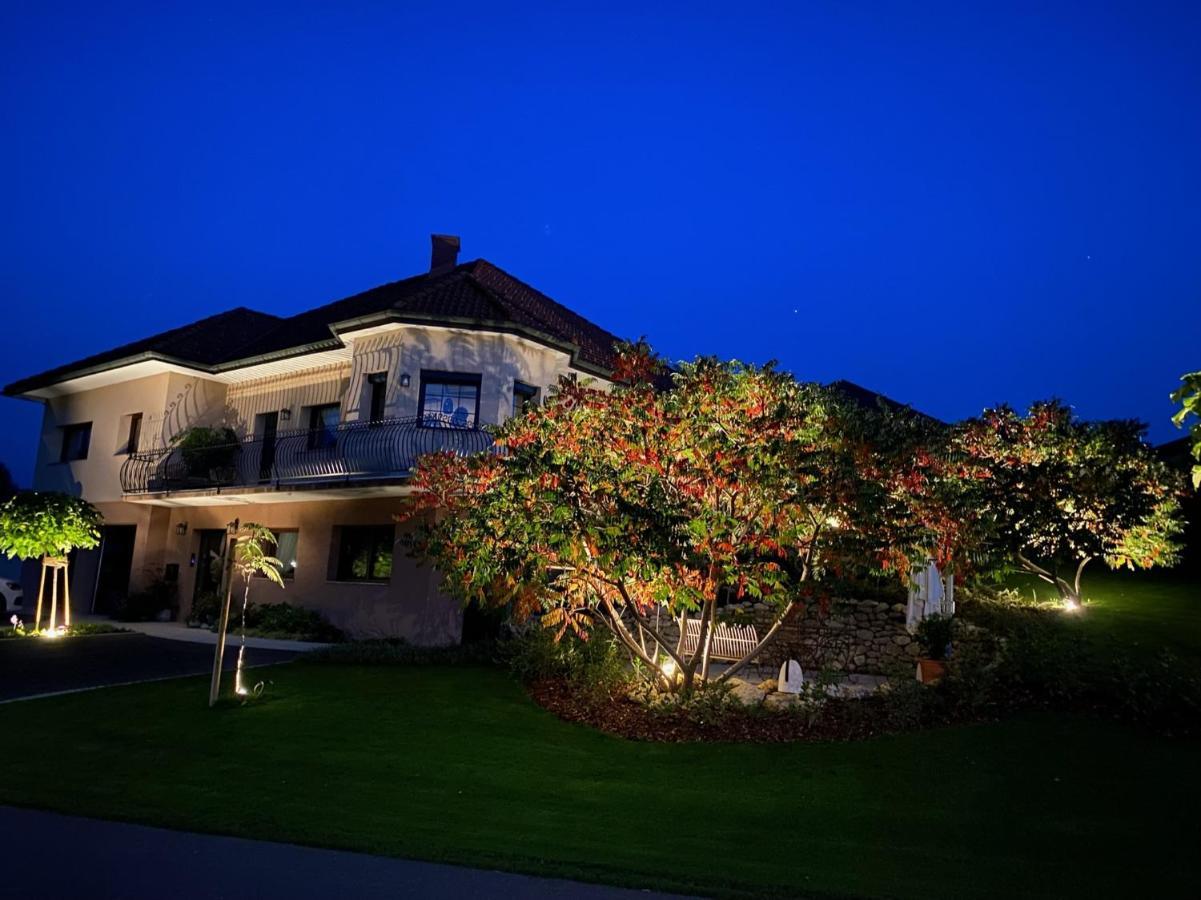 Ferienwohnung Berghausen ภายนอก รูปภาพ